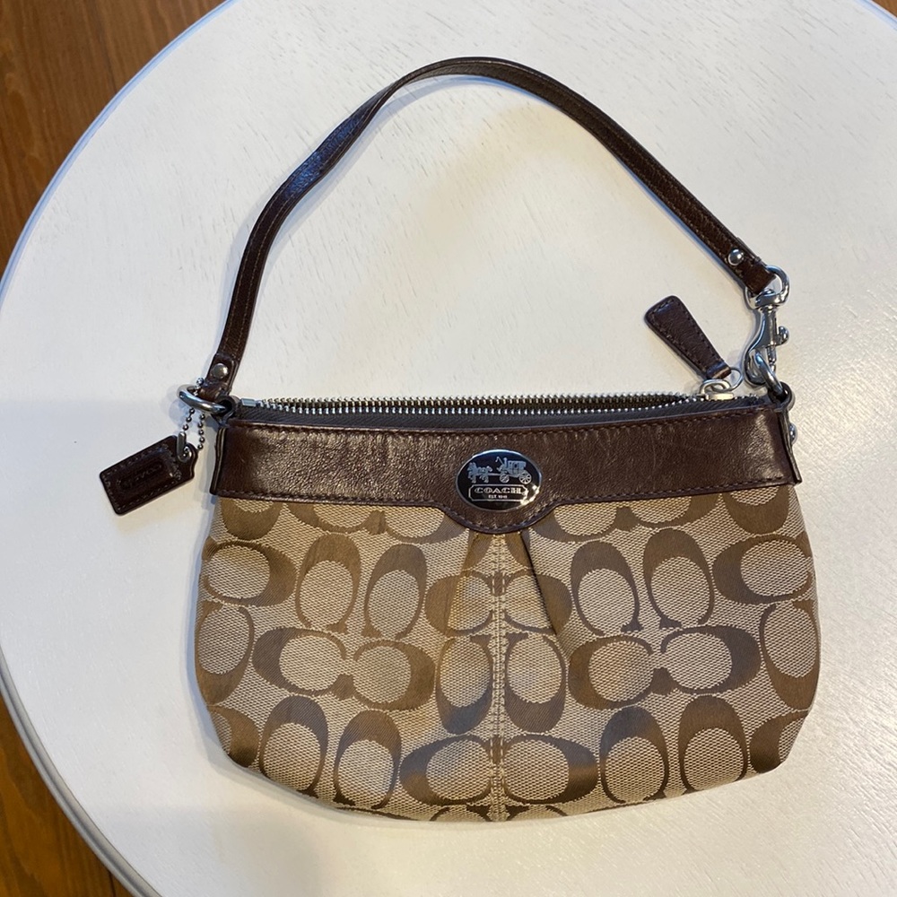 Vintage Coach clutch- never used